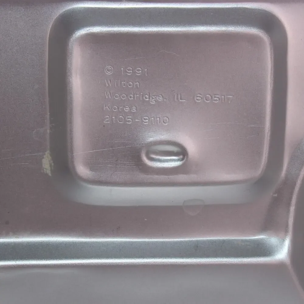 Vintage 1991 Wilton Fire Truck Engine Aluminum Cake Pan 2105-9110